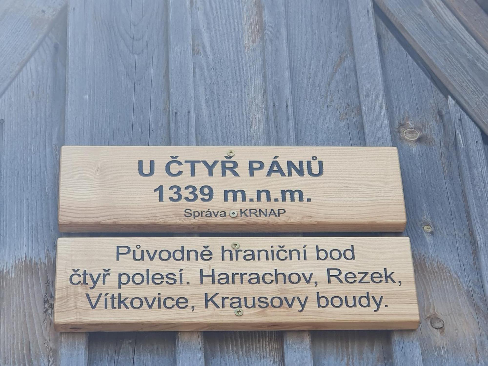 Refrino Na Jedinecnem Miste *
